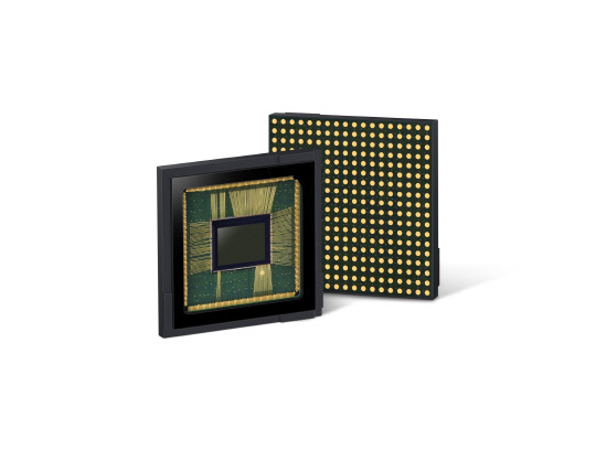 낮은 조도에서도 우수한 자동초점(AF) 성능이 특징인 픽셀크기 1.28㎛, 1200만 화소 듀얼픽셀 이미지센서 '아이소셀 패스트 2L9'.<삼성전자 제공>